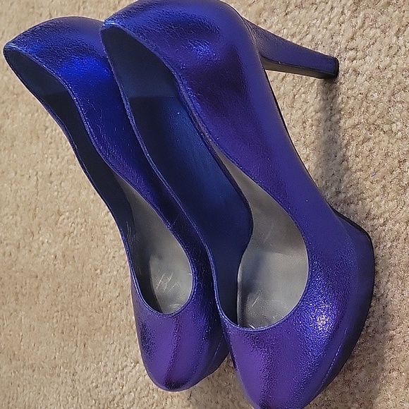 Guess Women's Purple Metallic High Heels NwOT - Picture 4 of 9